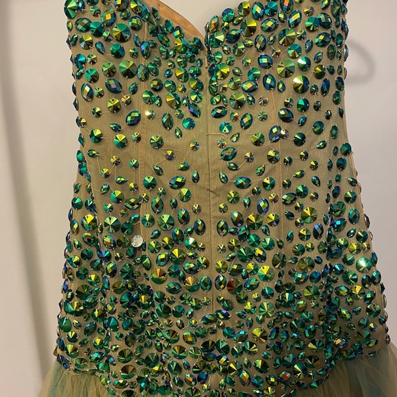 Gorgeous Strapless Prom Dress - Picture 4 of 7